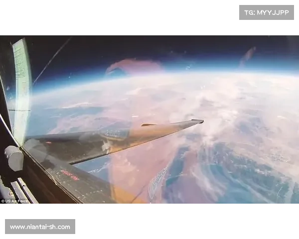 揭开飞翔荷兰人号神秘面纱的历史与科学探索之谜