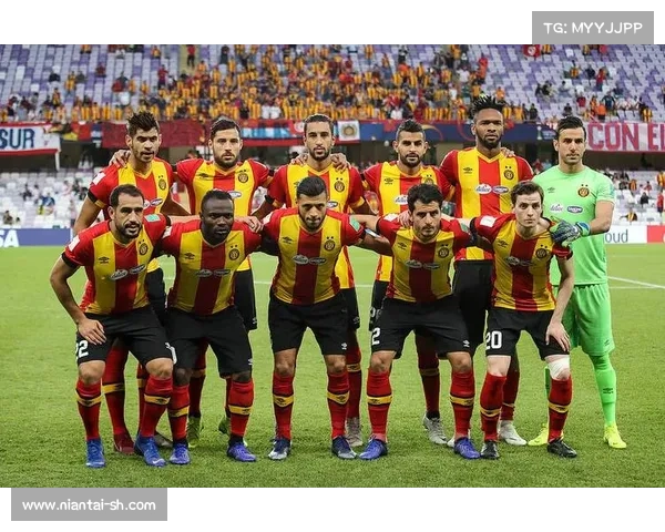 巴西弗拉门戈足球俱乐部崛起之路与豪门传奇的深度剖析 巴西弗拉门戈足球俱乐部崛起之路与豪门传奇的深度剖析