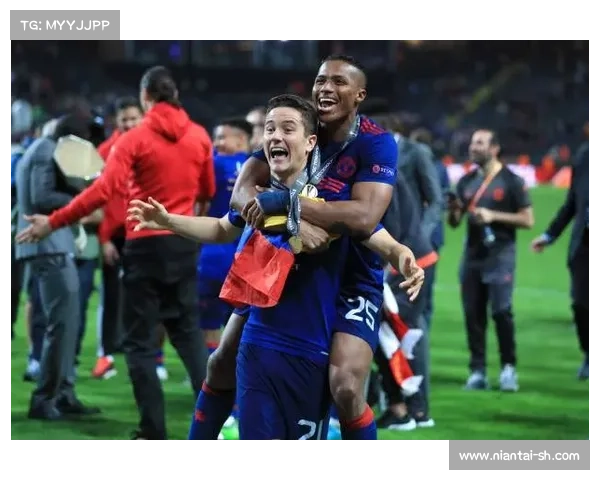 巴黎圣日耳曼重建之路如何提升球队心理素质与凝聚力