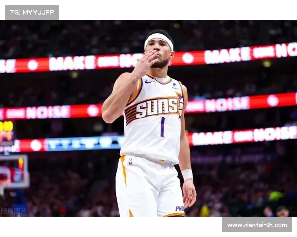 布克的训练秘诀与日常生活安排揭秘 领略顶级球员的坚持与付出